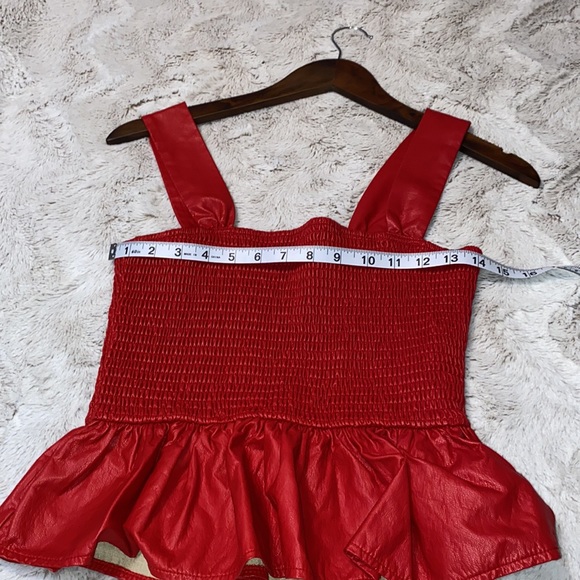 TCEC Faux leather sleeveless peplum red top Excellent preowned condition size M - Picture 6 of 11